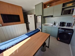 Image 2 - 852154