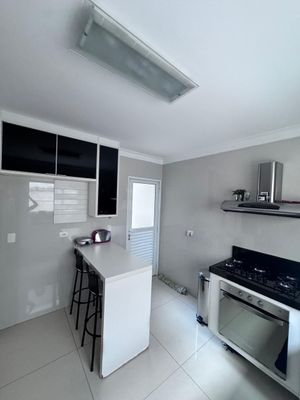 Image 3 - 852166