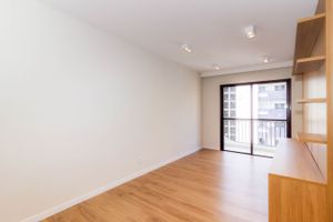 Image 3 - 852173