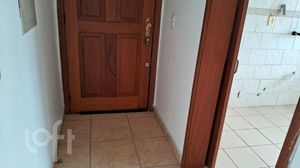 Image 2 - 852182