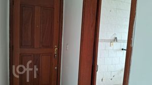 Image 0 - 852182