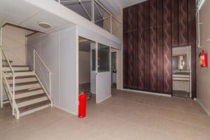 Image 7 - 852186
