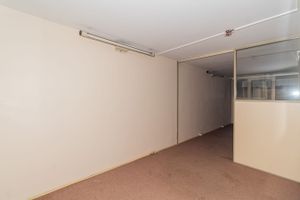 Image 19 - 852186
