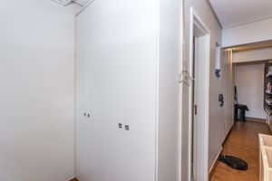 Image 60 - 852198