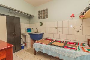 Image 9 - 852224