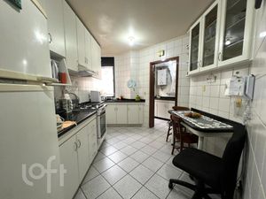 Image 10 - 852226