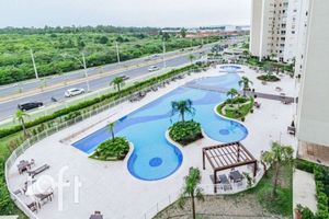 Image 10 - 852263