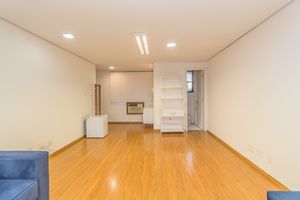 Image 4 - 852265