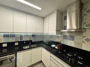 Image 3 - 852278