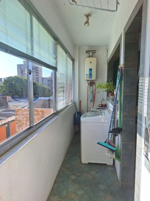 Image 21 - 852280