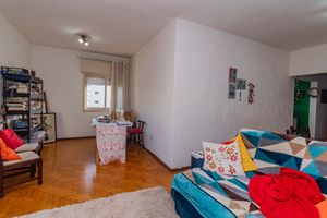 Image 1 - 852280