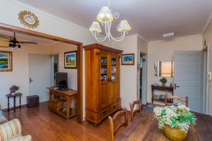 Image 4 - 852293