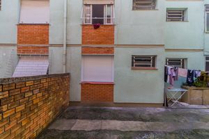 Image 9 - 852293