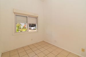 Image 7 - 852300
