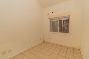 Image 11 - 852300
