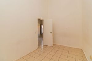 Image 13 - 852300