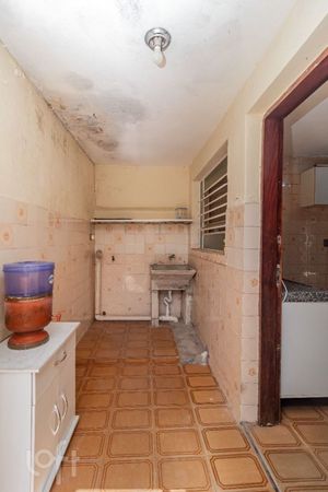 Image 23 - 852312
