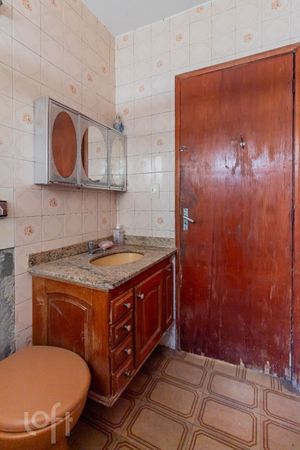 Image 18 - 852312