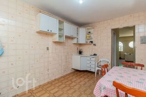 Image 7 - 852312