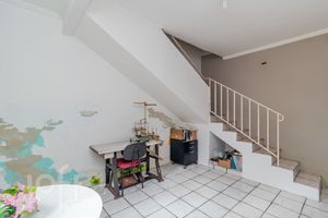 Image 34 - 852312