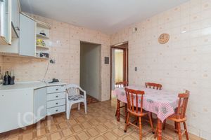 Image 6 - 852312