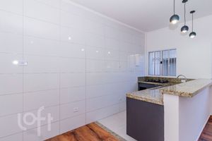 Image 4 - 852346