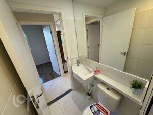 Image 13 - 852352