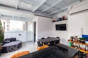 Image 4 - 852371