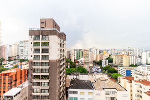 Image 18 - 852371