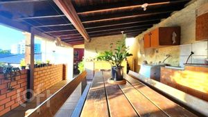 Image 6 - 852373