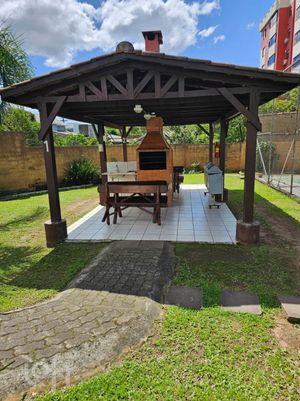 Image 10 - 852375