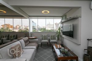 Image 7 - 852383