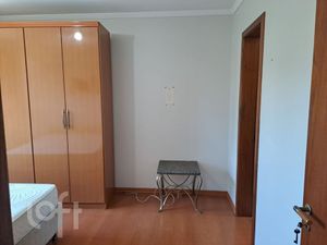 Image 11 - 852390
