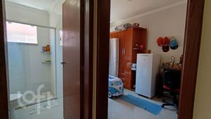 Image 9 - 852401