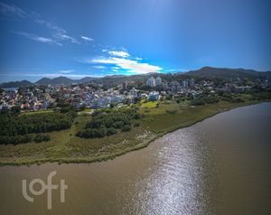 Image 7 - 852410