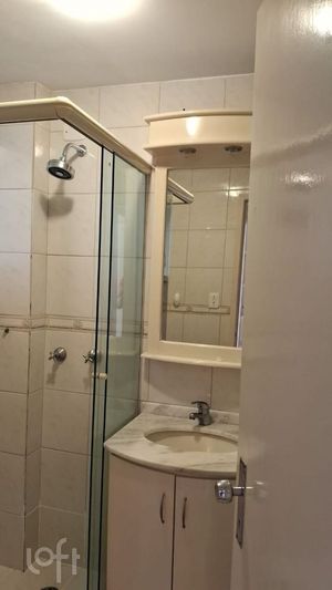 Image 8 - 852440