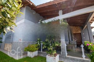Image 4 - 852461