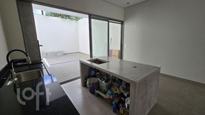 Image 6 - 852480