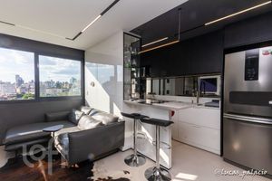 Image 1 - 852484