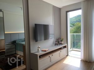 Image 19 - 852523