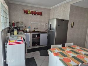 Image 4 - 852536