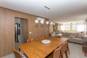 Image 4 - 852545