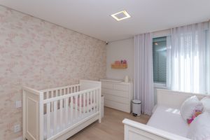 Image 18 - 852545