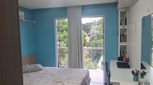 Image 4 - 852549