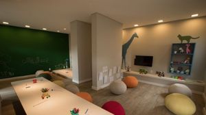 Image 18 - 852556