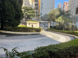 Image 15 - 852559