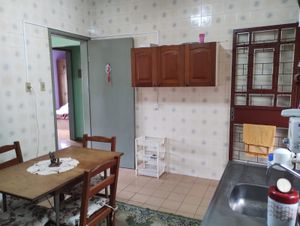 Image 7 - 852563