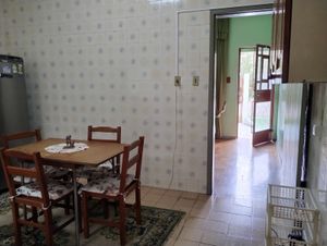 Image 6 - 852563