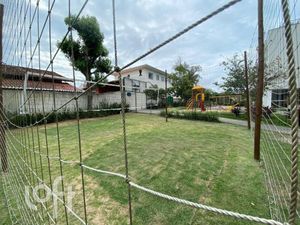 Image 4 - 852570