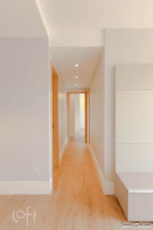 Image 7 - 852580